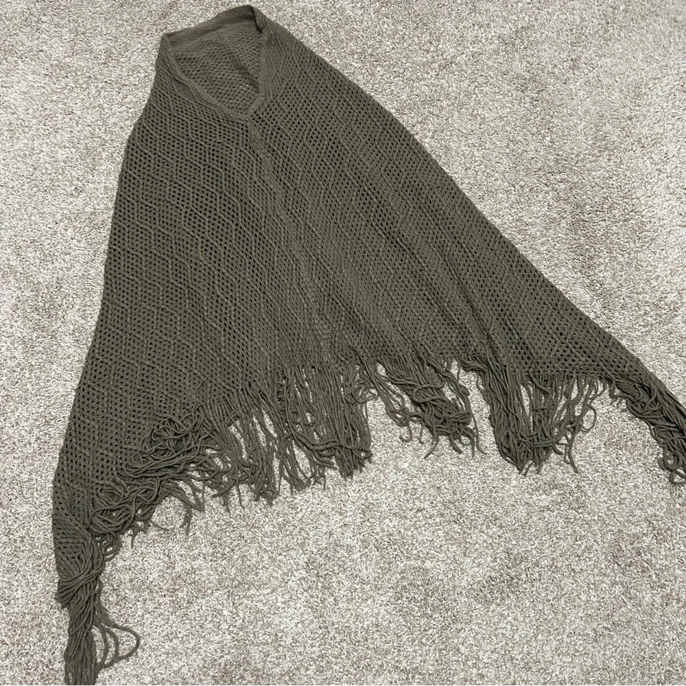 Versona Knit Fringe Poncho Scarf Shawl Light Brown Beige Olive